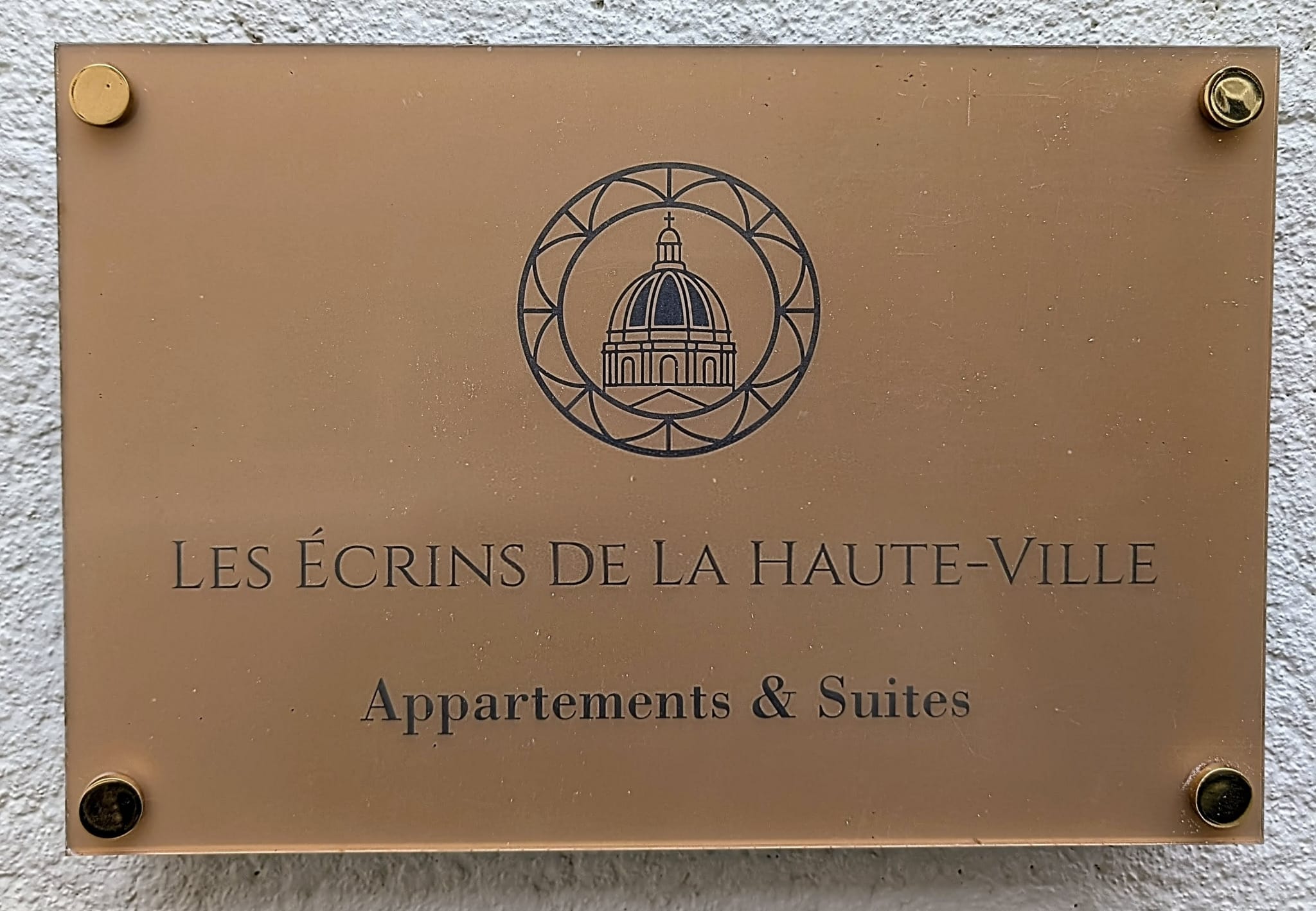 Plaque d'entrée Les Écrins de la Haute-Ville, 11 rue de la Balance, Boulogne-sur-Mer, appartements de standing